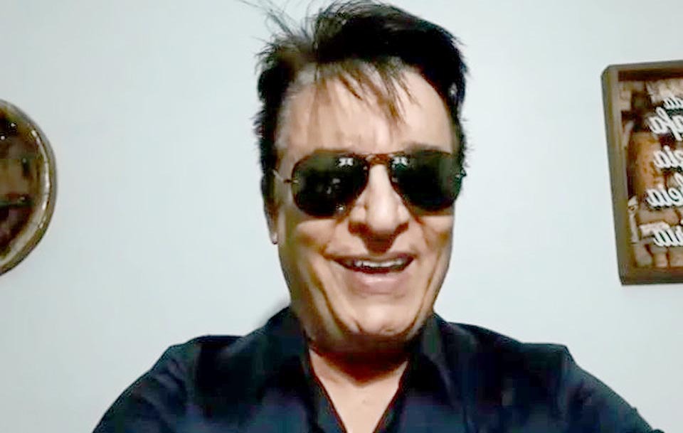 O cantor Nahim, um ícone dos anos 80 é conhecido por seu hit "Taka Taka"