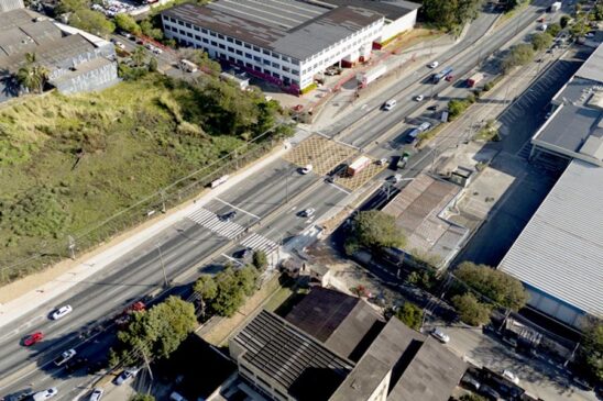 A sinalização entrou em funcionamento por volta das 10h30 desta quarta-feira e fica na altura da avenida José Dini, Chácara Agrindus, interligando com a avenida José André de Moraes, no Jardim Monte Alegre
