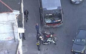 Acidente entre moto e ônibus na manhã desta quarta-feira (19/6) na zona sul