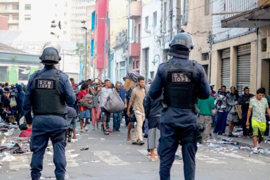 o prefeito anunciou que deverá manter as grades instaladas em ruas onde há aglomeração de usuários de drogas na região central