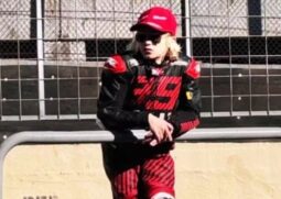 Um jovem piloto argentino morreu, nesta segunda-feira (17/06), dias após sofrer um acidente durante treino de motovelocidade