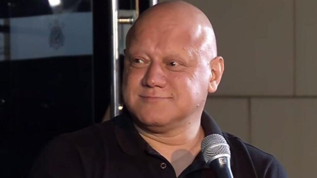 Giovanelli se declarou 'torcedor' na transmissão e insinuou que imprensa fala sempre pior do Timão