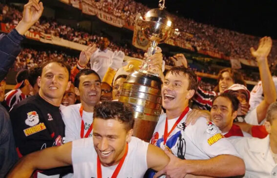São Paulo venceu a Libertadores pela última vez em 2005