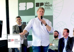 Tarcísio isenta igrejas de pagar impostos de importação de bens