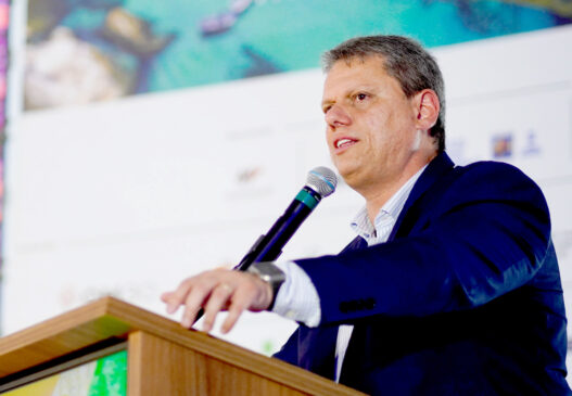 A gestão Tarcísio de Freitas (Republicanos) anunciou que pretende tirar um projeto antigo do papel e prolongar a rodovia Carvalho Pinto