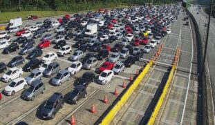 Acidente congestiona a Rodovia dos Imigrantes em sentido ao Litoral