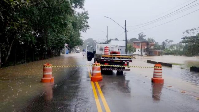 Segundo a prefeitura, os índices pluviométricos estão altos e ultrapassaram a previsão dos meteorologistas