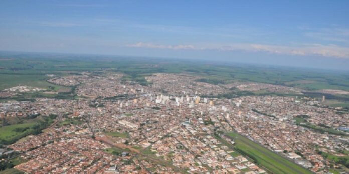 Aneel anunciou a redução de 10% na tarifa de energia elétrica em 14 municípios do interior de SP