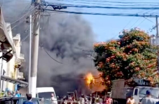 Ainda de acordo com o Corpo de Bombeiros, seis viaturas foram enviadas ao local e não houve registro de feridos