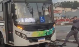 Acidente entre uma moto e um ônibus do transporte público de Santo André deixou uma pessoa ferida