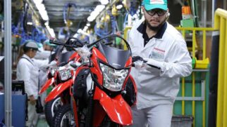 Linha de montagem de motocicletas da Honda em Manaus/AM