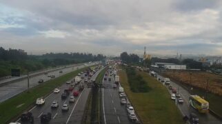 Trânsito na entrada de São Paulo