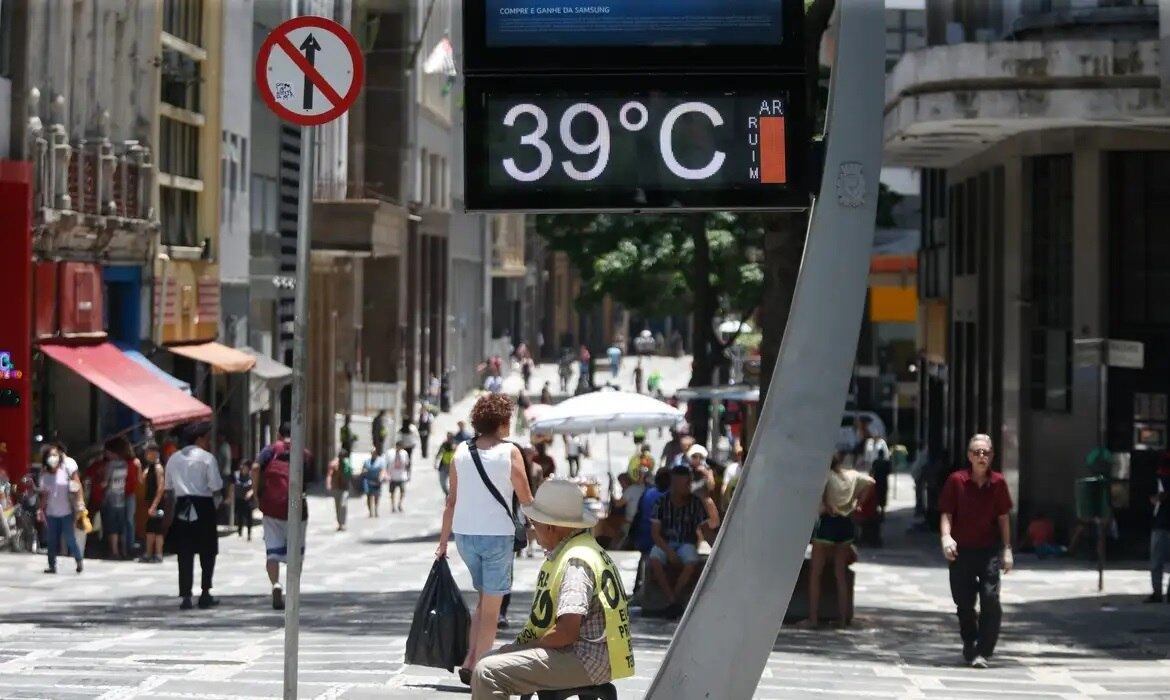 2 - Região sudeste está sofrendo com climas cada vez mais quentes/Paulo Pinto/Agência Brasil