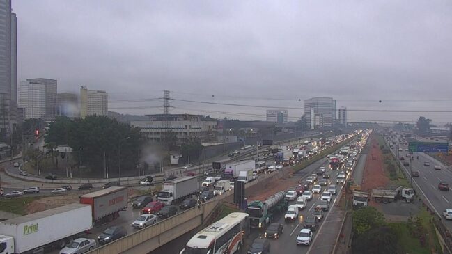 Rodovias acumulam mais de 1 hora de congestionamento nesta quarta (11)