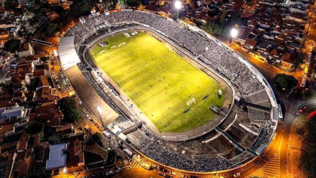 Estádio Moisés Lucarelli em Campinas