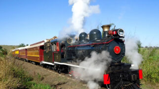 Para quem quer ter a experiência de viajar de trem como antigamente, a opção é a Maria-fumaça da Mooca