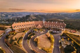 Inverno pode ser a oportunidade perfeita para desfrutar de hospedagens charmosas e aconchegantes. Na foto, o hotel Bendito Cacao em Campos do Jordão