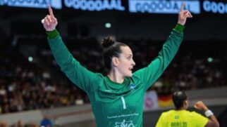 Gabi Moreschi defendeu 14 dos 31 ataques da seleção espanhola