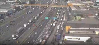 Pista lateral da Dutra congestionada nesta sexta-feira (5/7)
