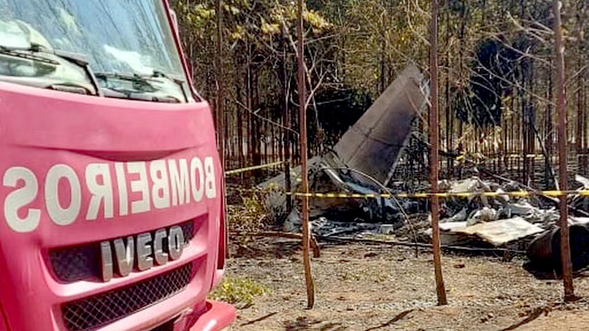 Duas pessoas morreram após uma aeronave de pequeno porte particular cair e pegar fogo na divisa entre Matupá e Guarantã do Norte, no Mato Grosso