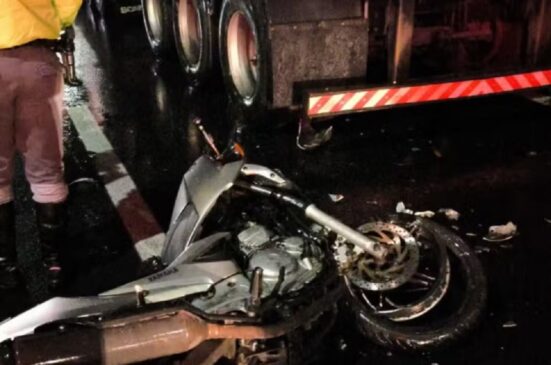 Moto colidiu com um caminhão na Rodovia Cônego Domênico Rangoni