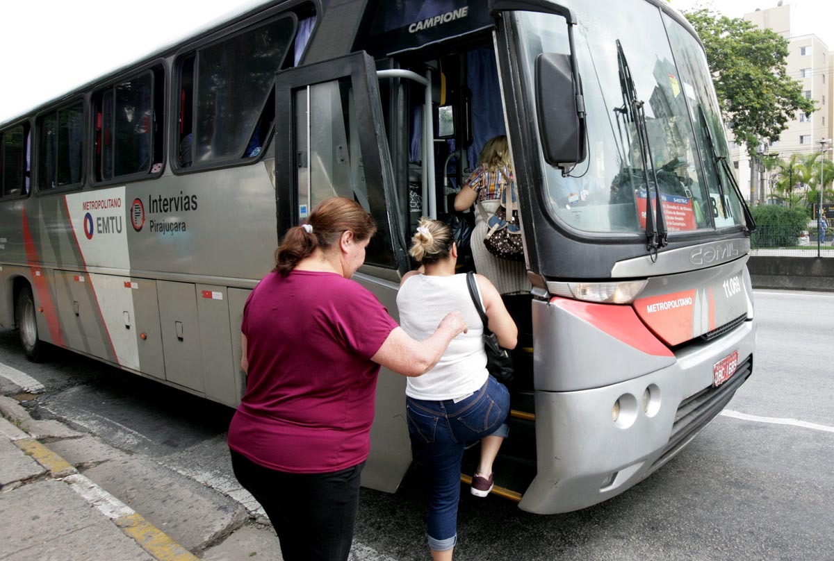 A partir da 0h de sábado a passagem será gratuita nas linhas municipais