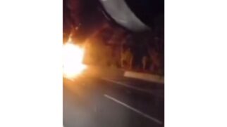 Ônibus pega fogo na Régis Bittencourt