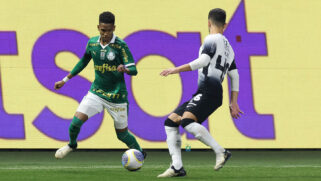 Palmeiras não brilhou no primeiro tempo, mas precisou de 12 minutos na etapa final para vencer