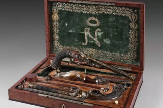 Duas pistolas que pertenceram a Napoleão Bonaparte serão leiloadas no próximo domingo