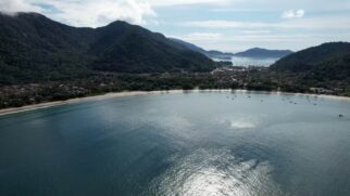 Praia de Ubatuba no litoral norte de São Paulo