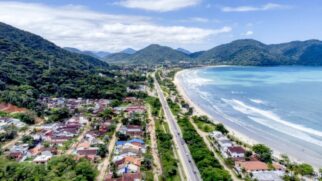 Revista inglesa coloca praia paulista entre os 15 destinos mais surpreendentes no mundo