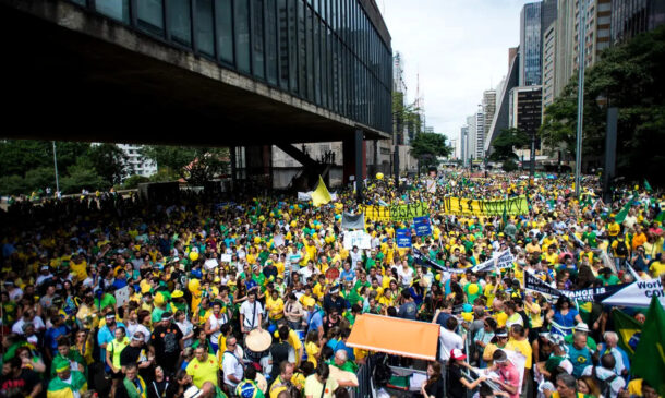 Há uma pressão popular para o retorno à vida política dos que foram afastados das disputas eleitorais