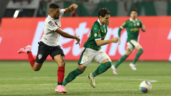 Flaco López, Raphael Veiga e Alix Vinícius (contra) marcaram os gols da vitória palmeirense
