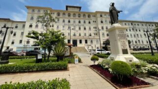 O idoso foi internado em estado grave na Santa Casa de Santos