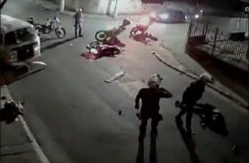 Jovens bateram num carro durante fuga da PM