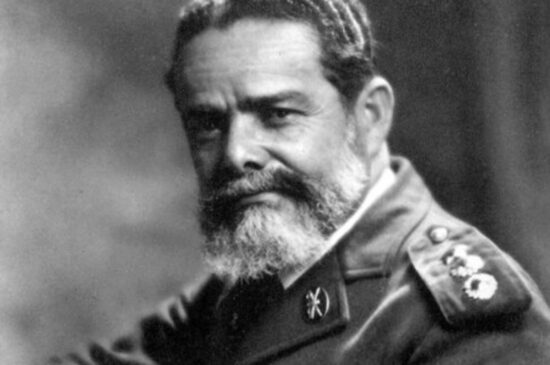 Primeiro-tenente do Exército, o Coronel Guilherme Paraense