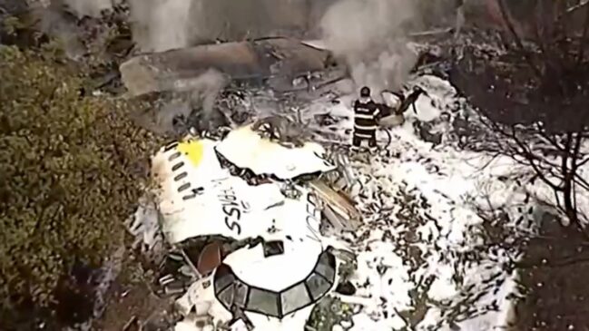 Acidente de avião em vinhedo deixa 62 mortos