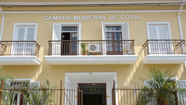 Câmara de Cotia abrirá concurso com salários de até R$ 12 mil