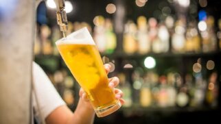 Viajar é conhecer diferentes culturas e também ter a chance de saborear as melhores bebidas alcoólicas do local
