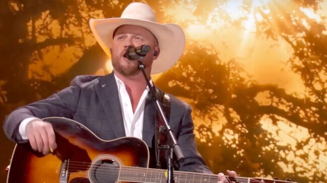 Cody Johnson, astro norte-americano da música country, se apresentará no Brasil em agosto