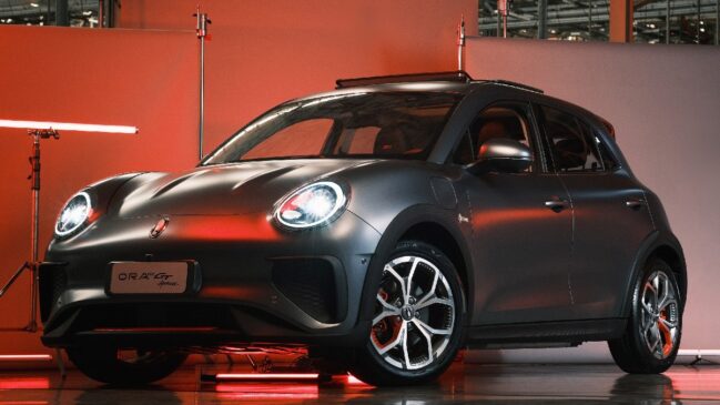 GWM ORA 03 GT Approve é o terceiro automóvel 100% elétrico mais vendido do país