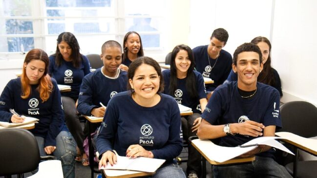 Instituto PROA abre 7 mil vagas direcionadas a jovens de 17 a 22 anos