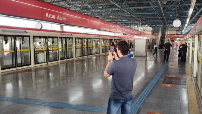 Portas automáticas da estação Arthur-Alvim começam a funcionar nesta quarta (21)