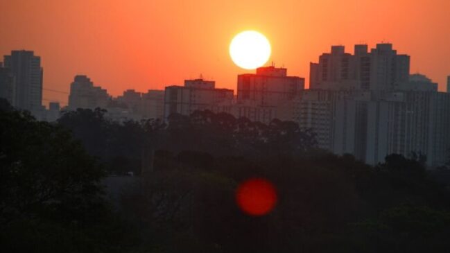 O frio deve deixar a cidade de São Paulo no começo da semana