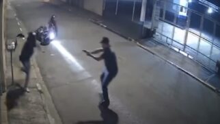 Vítima aproveitou o momento de distração dos criminosos e reagiu ao assalto