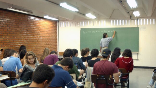 Programa Estágio SP pretende ampliar a inserção dos jovens no mercado de trabalho e reduzir a evasão escolar