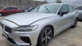 Modelo Volvo S60 2019/2020 estará disponível para arremate