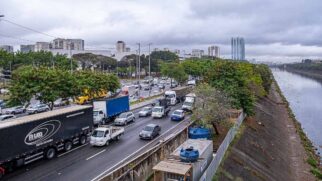 Na Marginal Tietê, o gargalo se concentra na pista central, especificamente no trecho entre a Ponte das Bandeiras e a Casa Verde