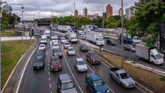 Quem puder deve trocar a Marginal Pinheiros por vias internas como a Avenida Santo Amaro ou a pista local da Nações Unidas