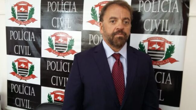 Um delegado, identificado como Mauro Guimarães, de 59 anos, foi morto após uma tentativa de assalto na Lapa, zona oeste de São Paulo